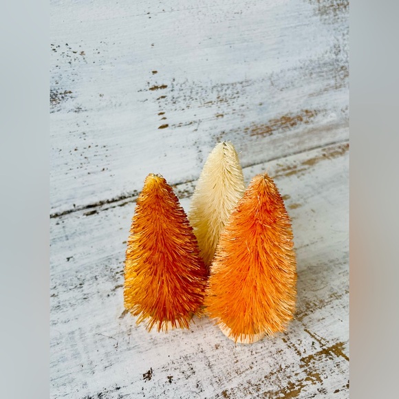 *Multicolored Bottle Brush Fall Tree Set - Picture 10 of 15